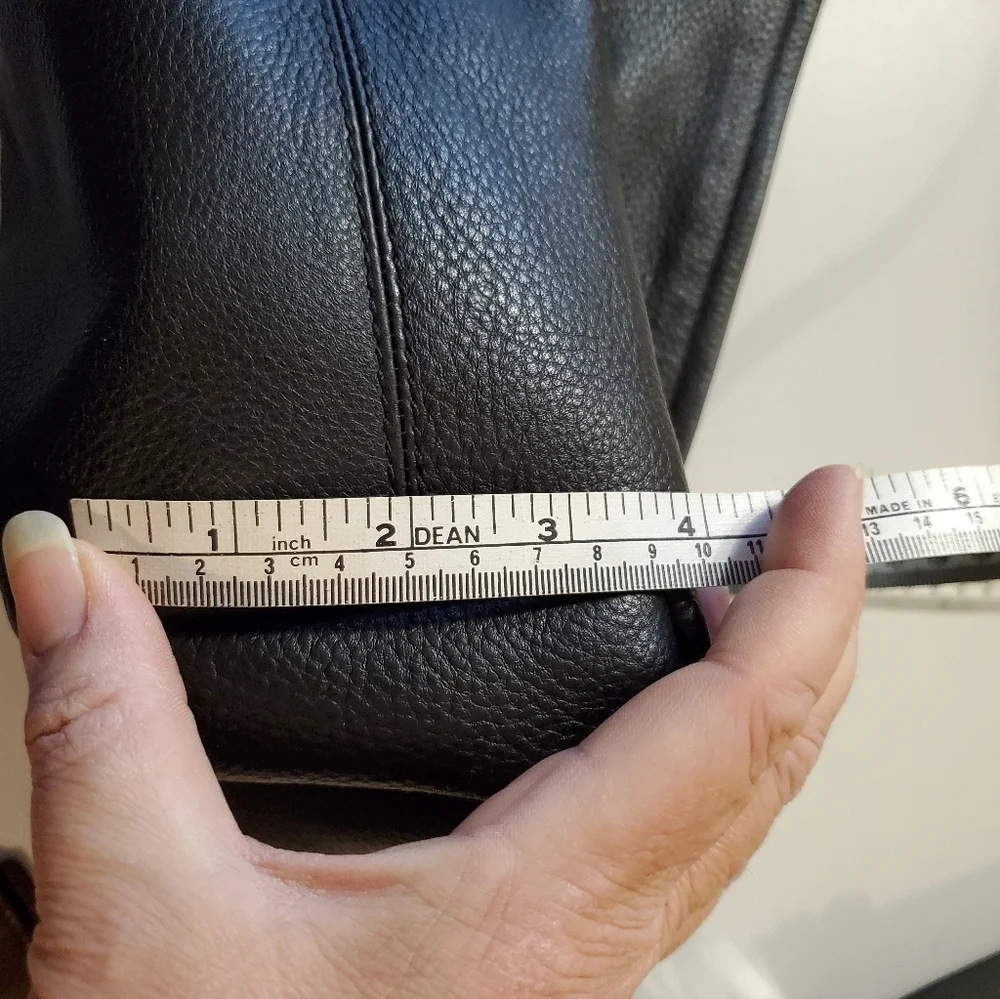 Bree Germany Black Leather Shoulder Bag - Picture 11 of 11